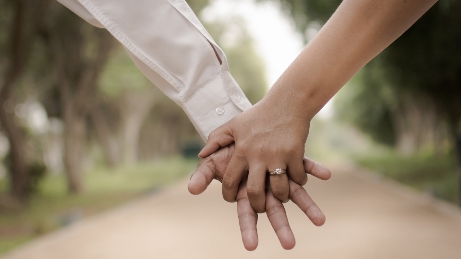 Courting vs. Dating: A Christian’s Reflection on Relationship Paths